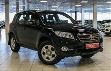 Toyota RAV4 2.0, 2010, 