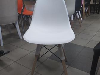 ??   Eames   ??, ?  ? 12   