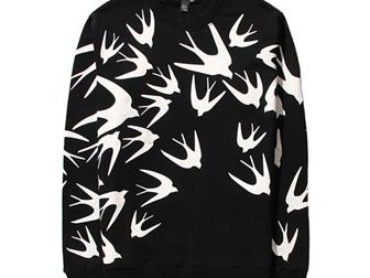      Alexander McQueen Sweater With a Picture of Swallows 32367417  