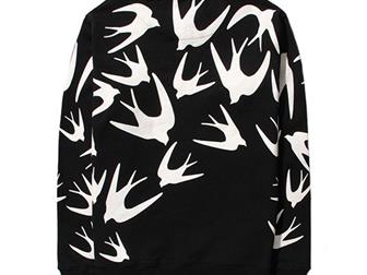  foto    Alexander McQueen Sweater With a Picture of Swallows 32367417  