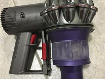    Dyson DC62  