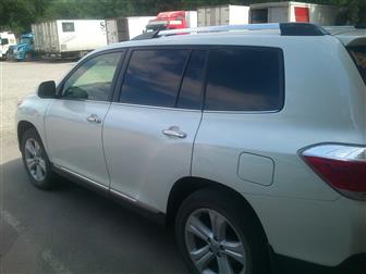  Toyota Highlander -- 