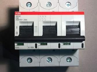 1,  Schneider Electric GV1L3 (1 , ) - 2000 , 2,  ABB S803C D80 (1) - 3000 , 3,  Weidmuller PU II 3 R 280V/40kA (2 , ) - 3000 ,  -