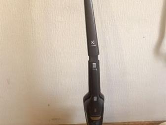   (handstick) Electrolux EER77MBM   ,    ,    ,      ,  