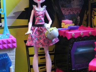       Monster High        -  ,     ,   ,    