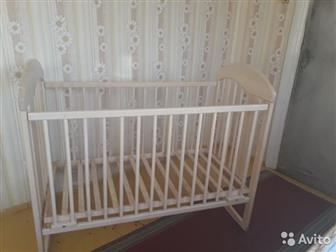 Продаю кроватку- качалку в хорошем состоянии после первого ребенка,цвет слоновая кость на боковинках имеется рисунок,  по желанию отдам матрас в хорошем состоянии в Воронеже